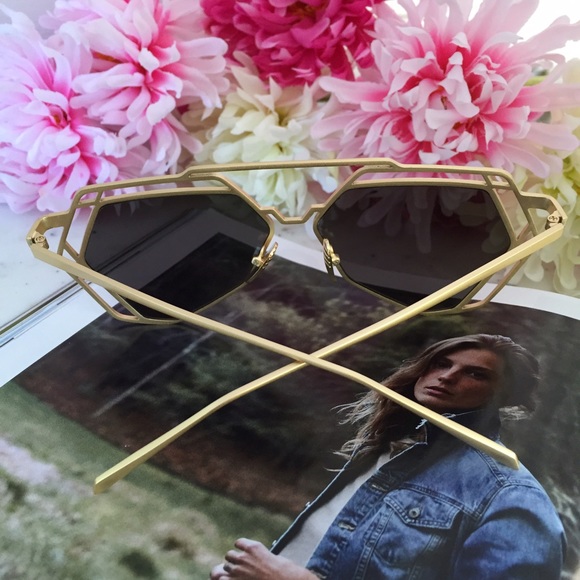 "Charlotte" Sunglasses || Green Mirror Geometric - Picture 2 of 6