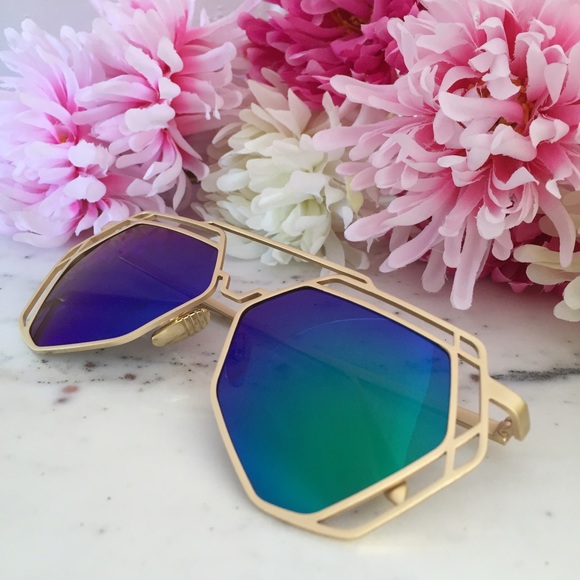 "Charlotte" Sunglasses || Green Mirror Geometric - Picture 3 of 6
