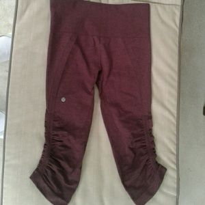 Like new Lululemon In The Flow crops II size 4 .