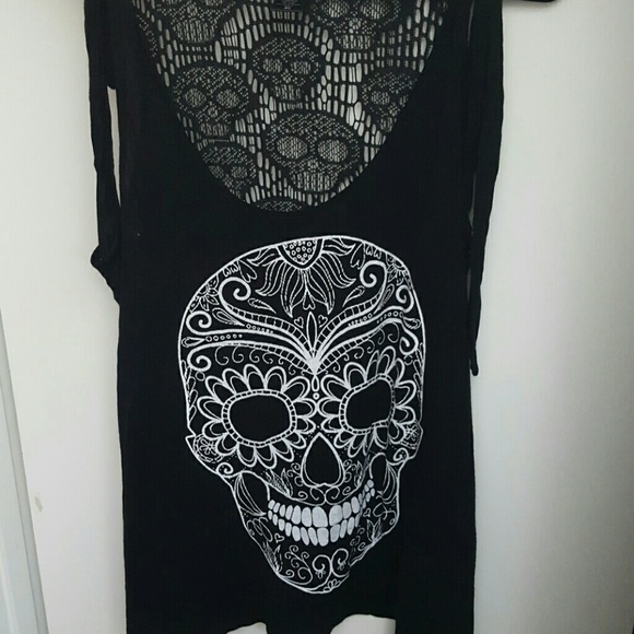 Hot topic Top