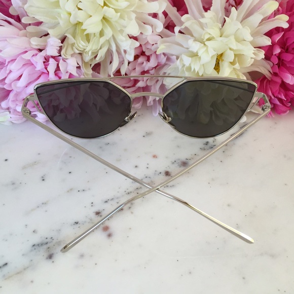 "Natalie" Sunglasses || Silver Mirror Cat Eye - Picture 2 of 6