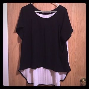 Short sleeve high low blouse w/pleated back detail