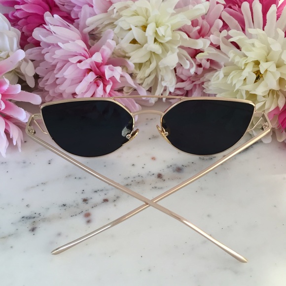"Natalie" Sunglasses || Pink Mirror Cat Eye - Picture 2 of 6