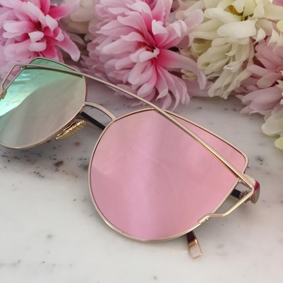 "Natalie" Sunglasses || Pink Mirror Cat Eye - Picture 3 of 6