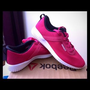 Reebok Pink sneakers for running and walking !