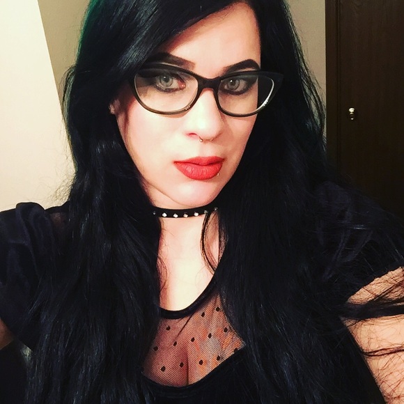 Meet your Posher, Haley - Picture 1 of 1