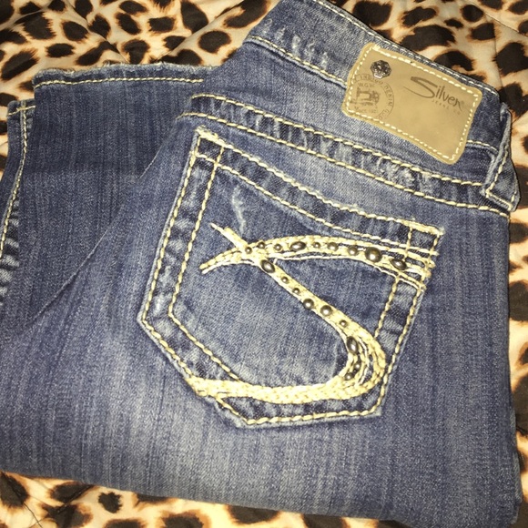 *SOLD*  LOLA 17" | medium wash |