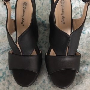 Black boutique wedges