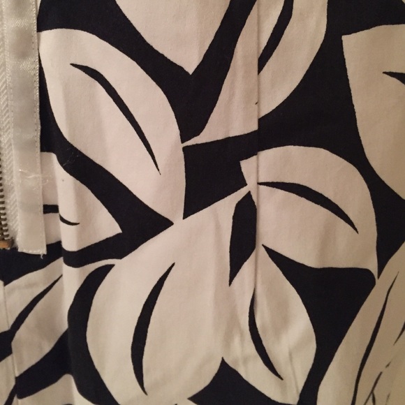 👗 Leaf Strapless Dress - Picture 4 of 4