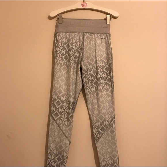 RARE nike pro leggings - Picture 2 of 3