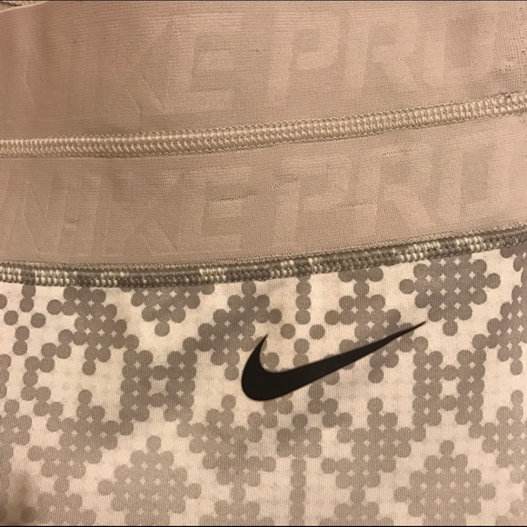 RARE nike pro leggings - Picture 3 of 3