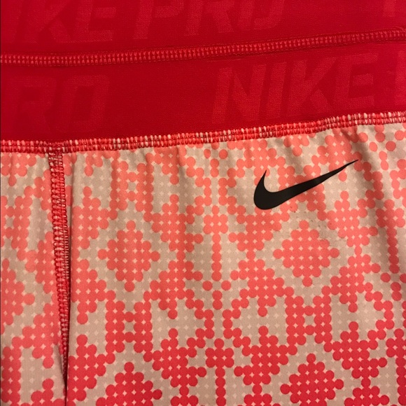 RARE nike pro leggings - Picture 3 of 4