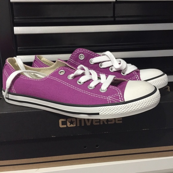 New chucks size 5 in women's in dainty deep orchid