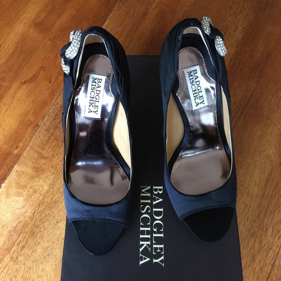 Badgley Mischka Eavan Platform Peep-toe Pumps