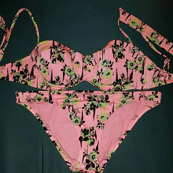 Volcom Suit