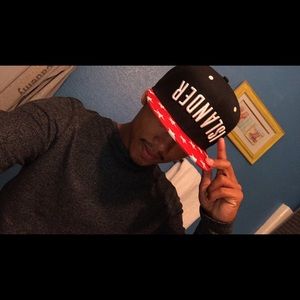 Meet your Posher, Kin-roy