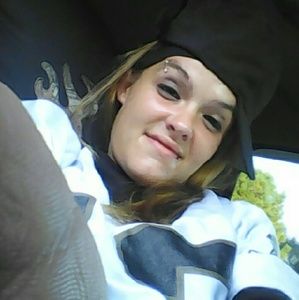 Meet your Posher, Monique