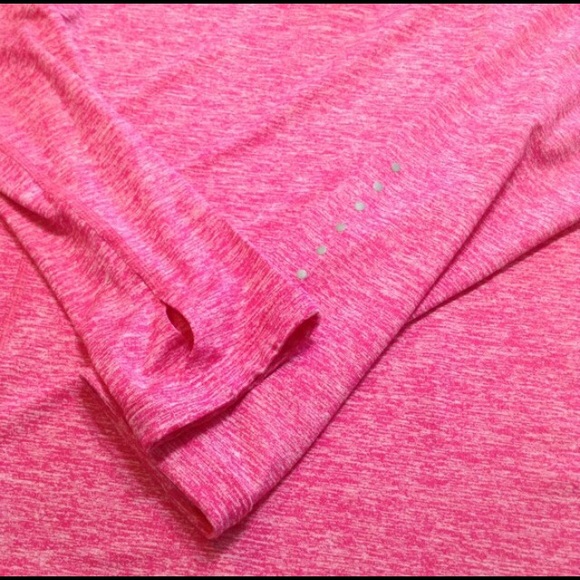 Nike pullover w/ thumbholes❗️LAST ONE❗️ - Picture 3 of 4