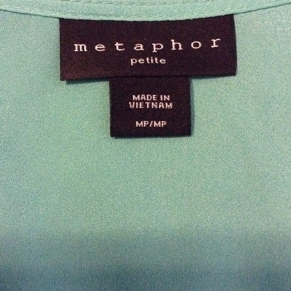 Mint and White Top! - Picture 2 of 3