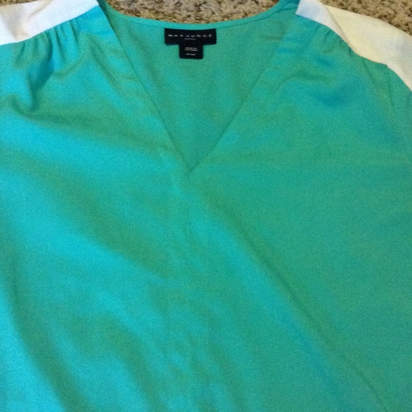 Mint and White Top! - Picture 3 of 3