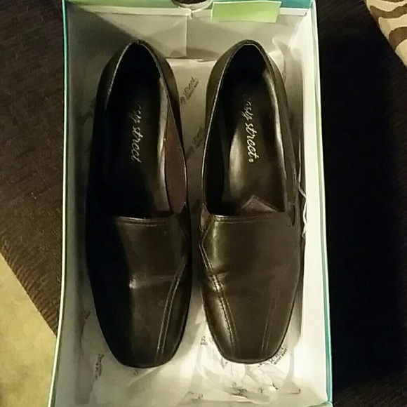 Easy Street comfort fit shoes
