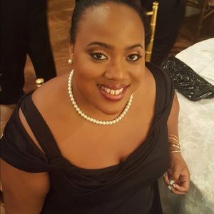 Meet your Posher, Ebony