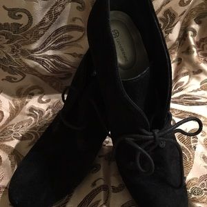 100% black leather Giani Bernini size 10 booties