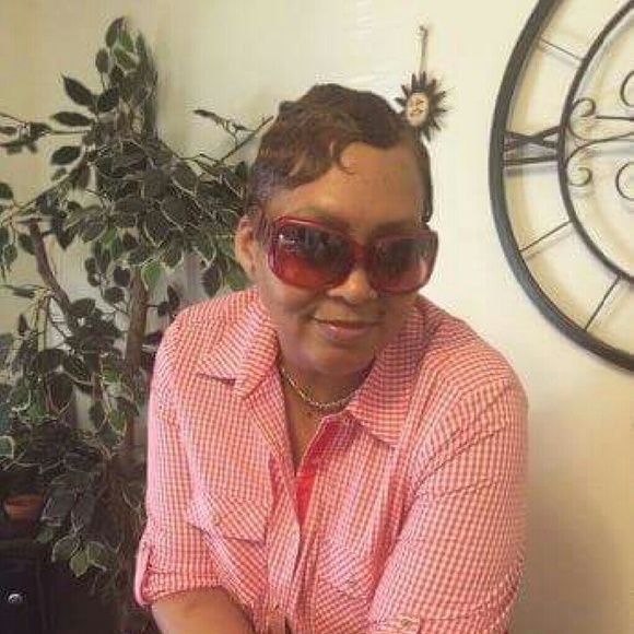 Meet your Posher, Phyllis - Picture 1 of 1