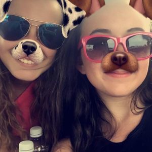 Meet your Posher, Caitlin