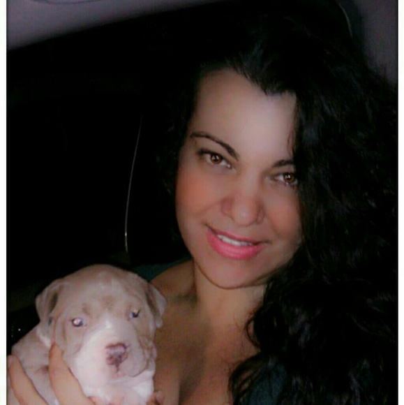 Meet your Posher, Yessenia - Picture 1 of 2