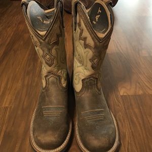 Arian boots NEVER WORN