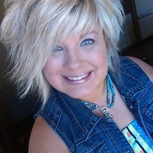 Meet your Posher, Stacy
