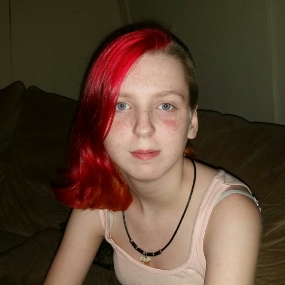 Meet your Posher, Jessica - Picture 3 of 4