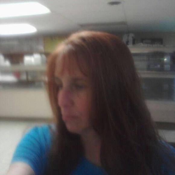 Meet your Posher, Julie - Picture 1 of 1