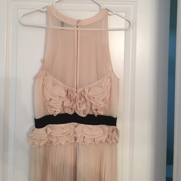 Cream BCBG cocktail dress - Picture 3 of 3