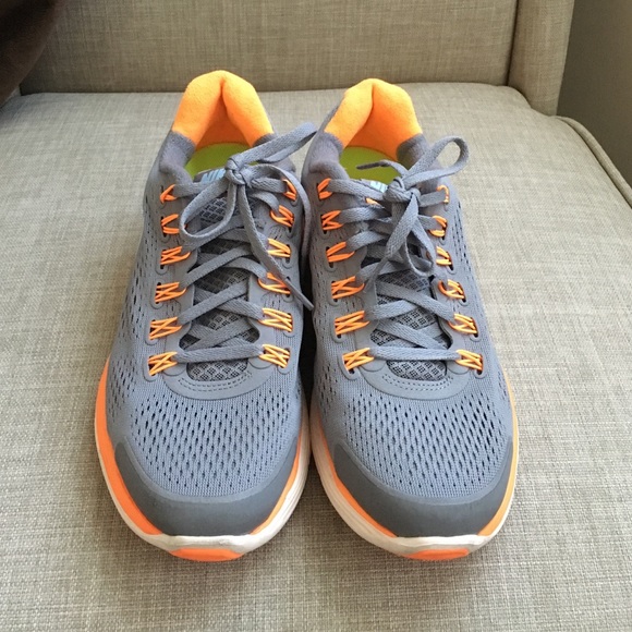 Nike Shoes - Nike Lunarglide 4.