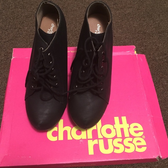Black  wedges