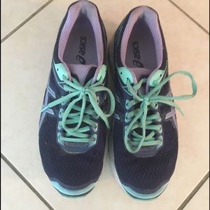 Asics Sneakers - Size 9