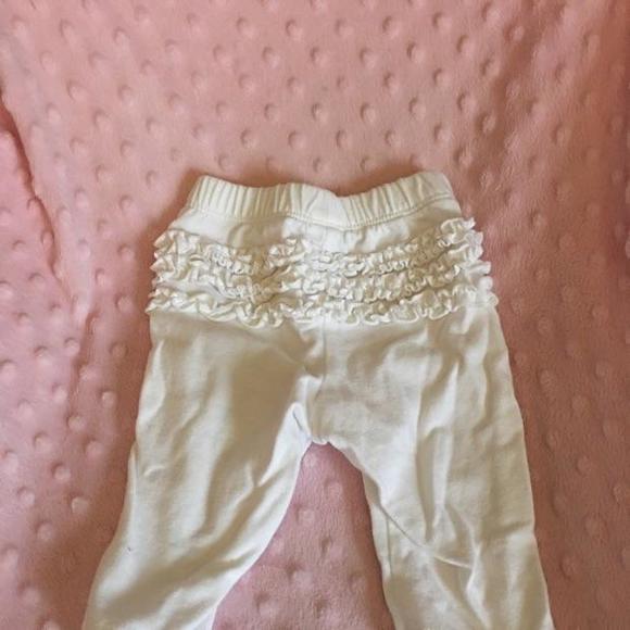 Old Navy 0-3 ruffle bottom pants