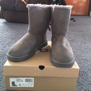 🆕Grey UGG boots with Bows