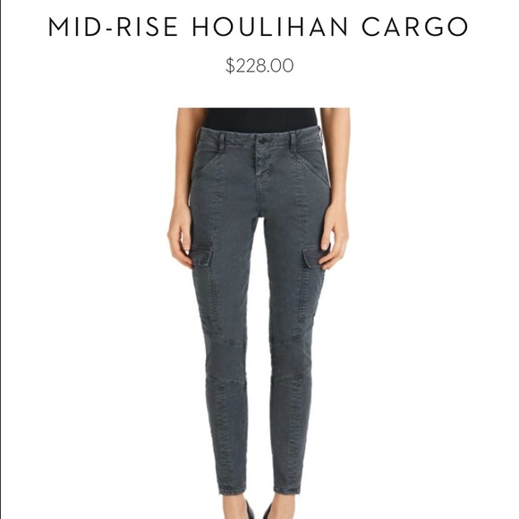 ABOUT TO SELL OUTSIDE OF POSH. 24 HOURS LEFT ❤️