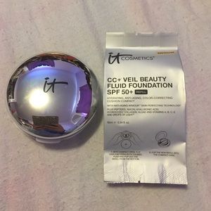 It Cosmetics CC+ Beauty Fluid Foundation