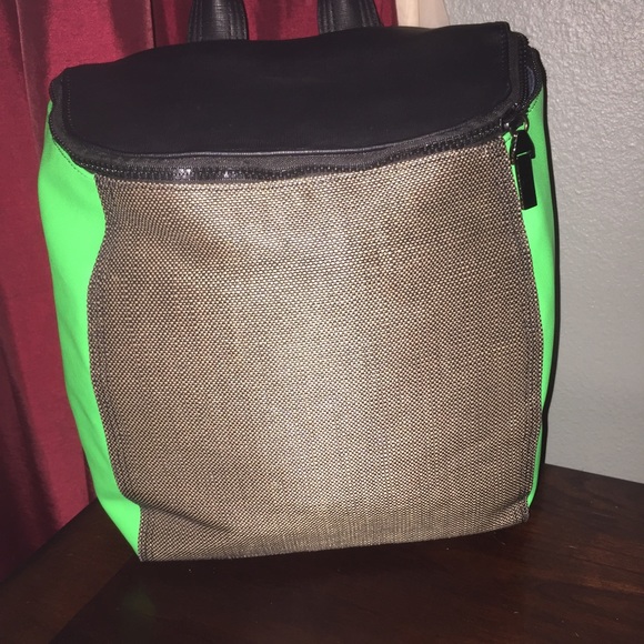 French connection lady backbag - Picture 4 of 8