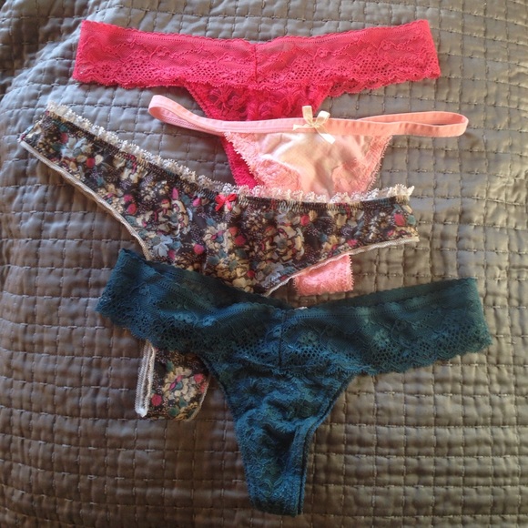 4 thongs; Aerie