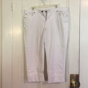 GAP White Premium Straight Crop Size 16/33