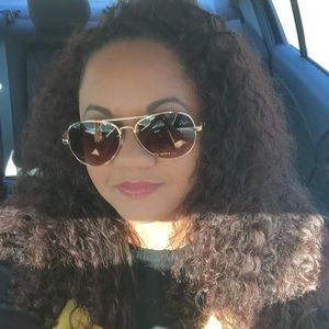 Meet your Posher, Shawna