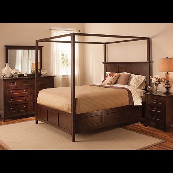 Raymour&Flanigan Canopy bed + night stand - Picture 1 of 3