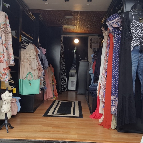 Meet Posher/Out of My Kloset Boutique Owner - Picture 7 of 8