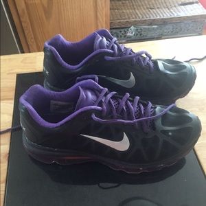 Nike Air Max. Sz 8.