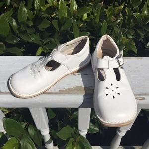 L'Amour Classic Mary Janes